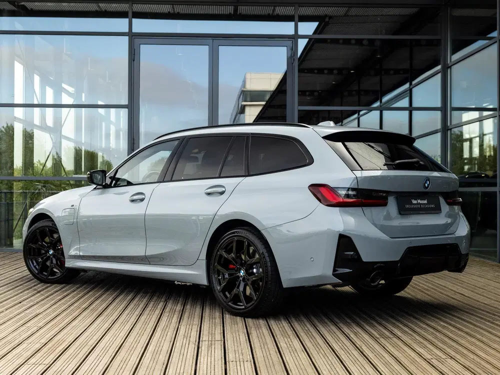 BMW 3-serie 330e uit 2026, foto 4