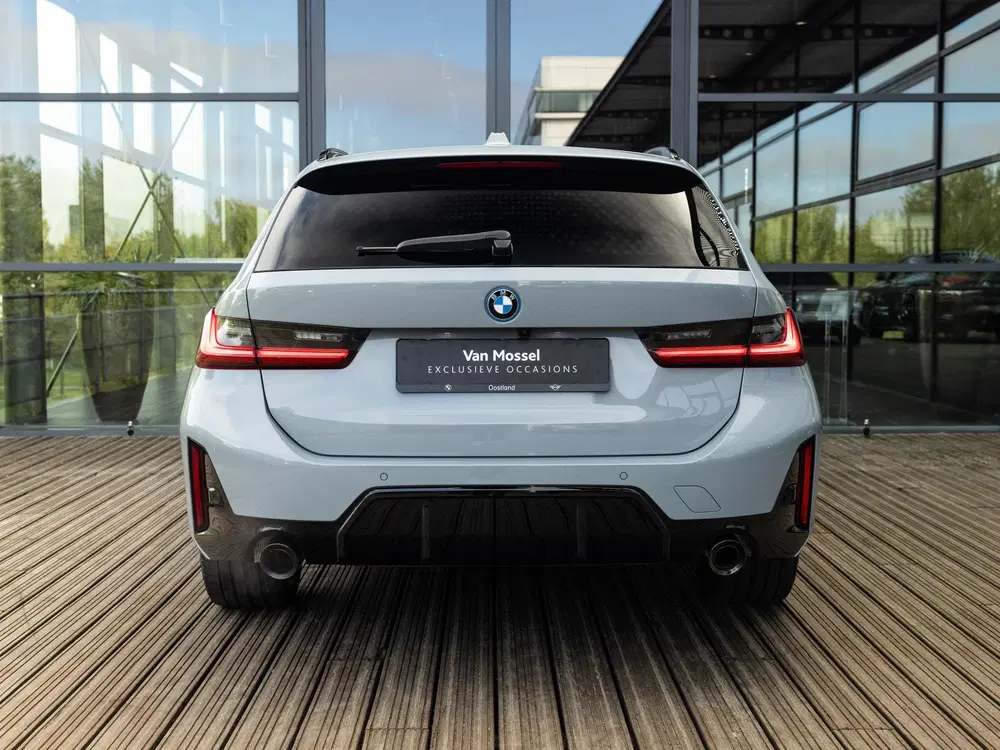 BMW 3-serie 330e uit 2026, foto 5