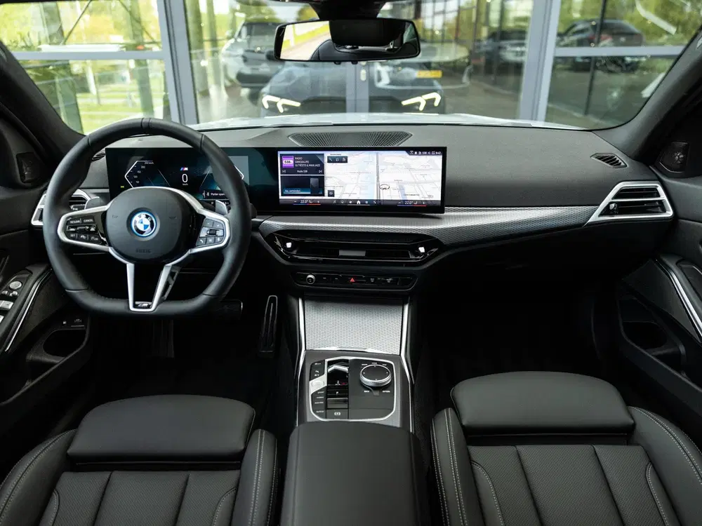 BMW 3-serie 330e uit 2026, foto 7