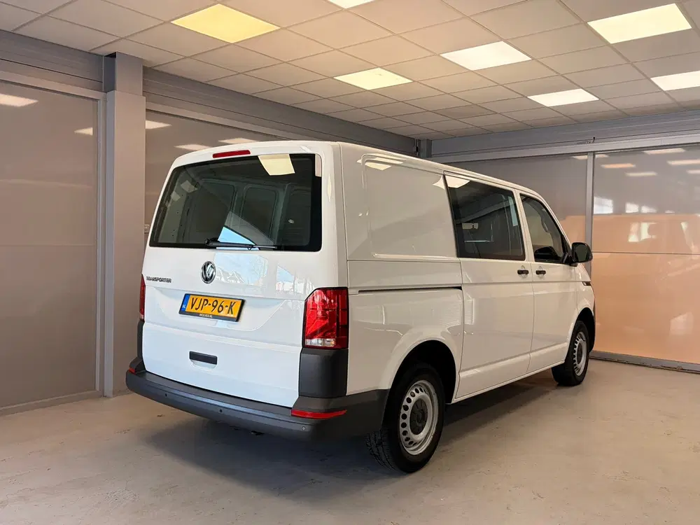 Volkswagen Transporter 26 L1H1 2.0TDi uit 2021, foto 2