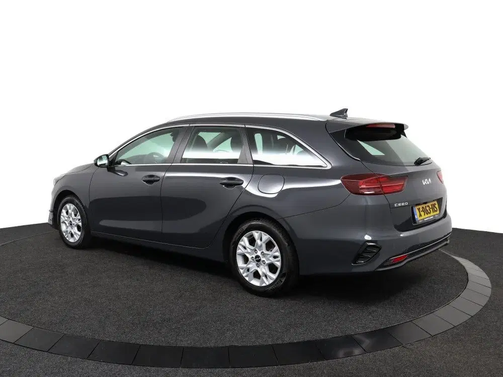 Kia Ceed 1.5 T-GDi DynamicLine (bj 2023) uit 2023, foto 14