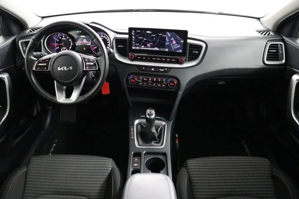 Kia Ceed 1.5 T-GDi DynamicLine (bj 2023) uit 2023, foto 2