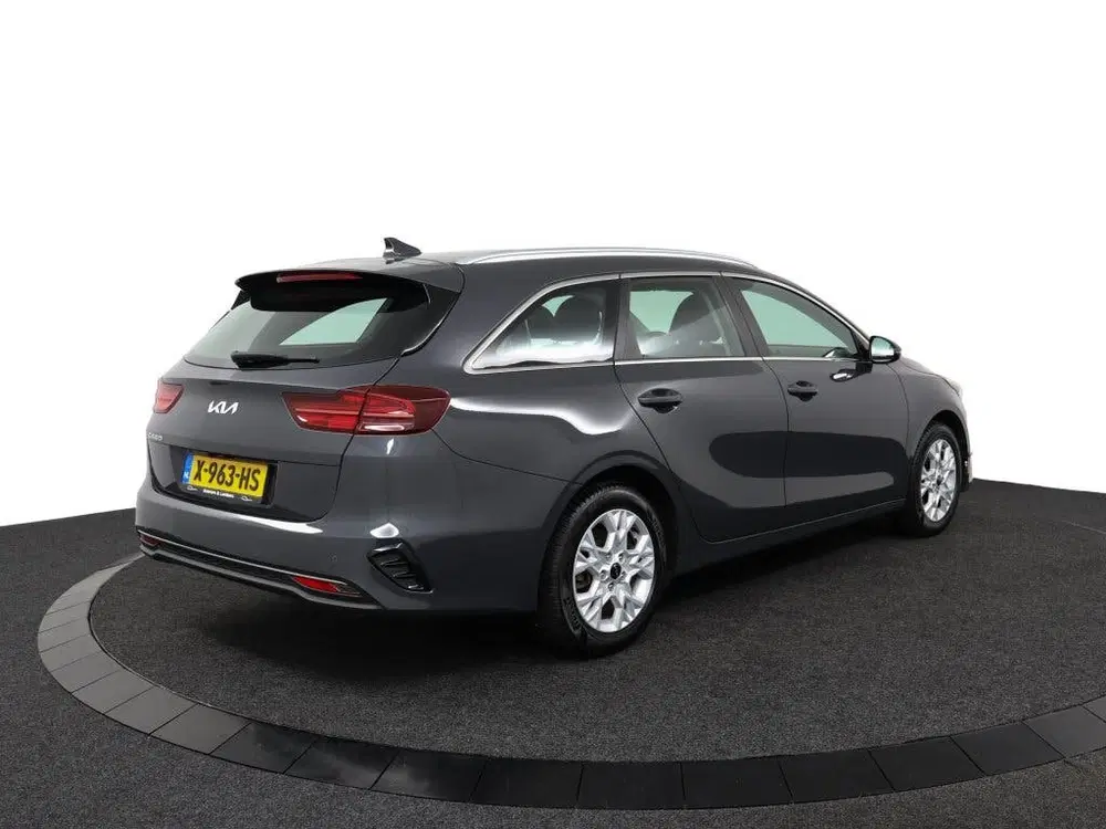 Kia Ceed 1.5 T-GDi DynamicLine (bj 2023) uit 2023, foto 3