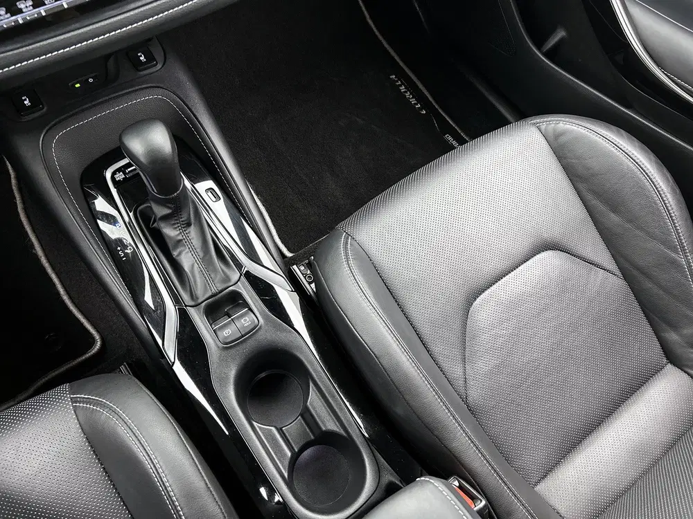 Toyota Corolla Hybrid 200 Executive uit 2023, foto 12