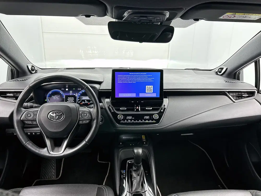 Toyota Corolla Hybrid 200 Executive uit 2023, foto 4