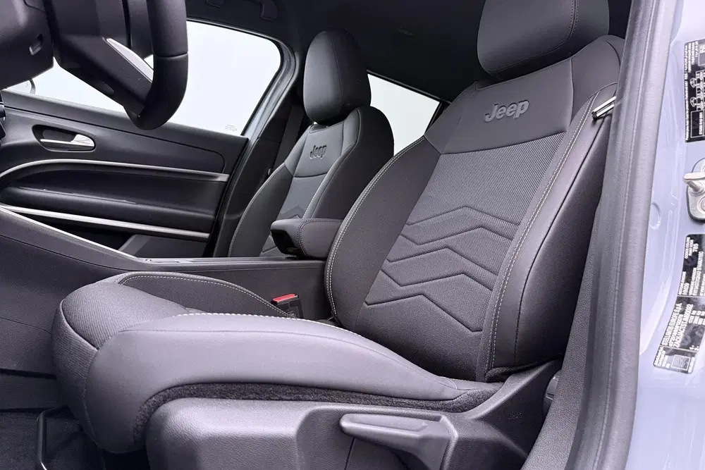 Jeep Avenger 1.2 e-Hybrid Summit uit 2026, foto 5