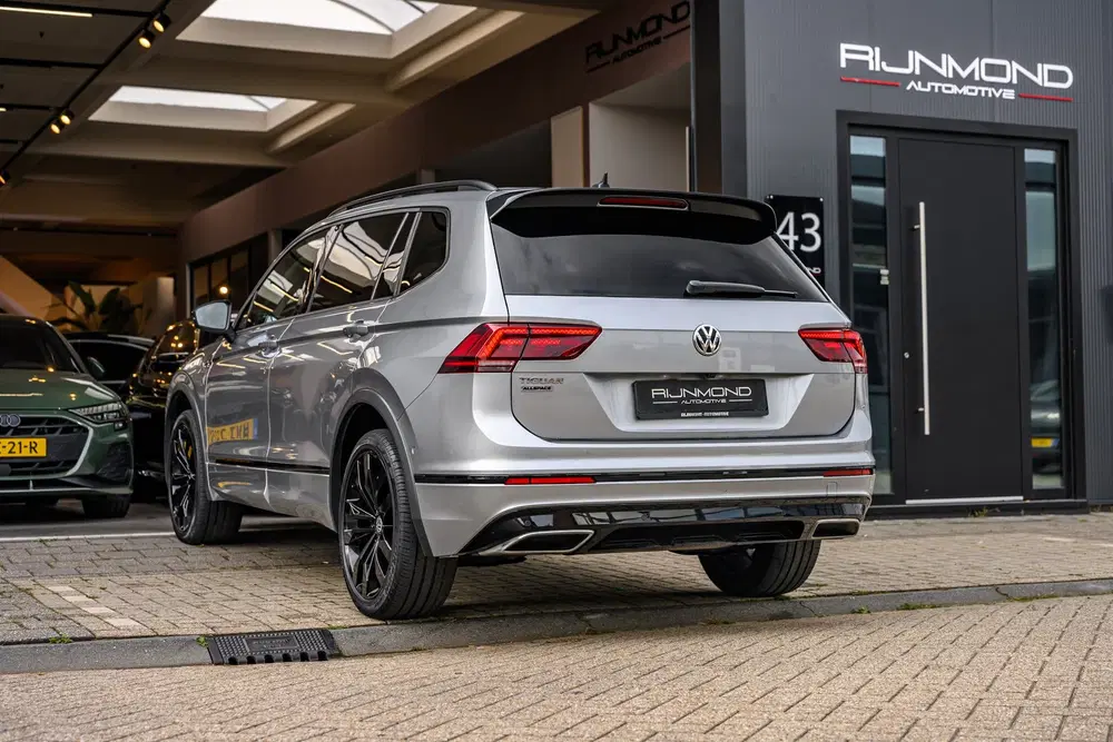 Volkswagen Tiguan Allspace 1.5 TSI Highline Business R uit 2020, foto 3