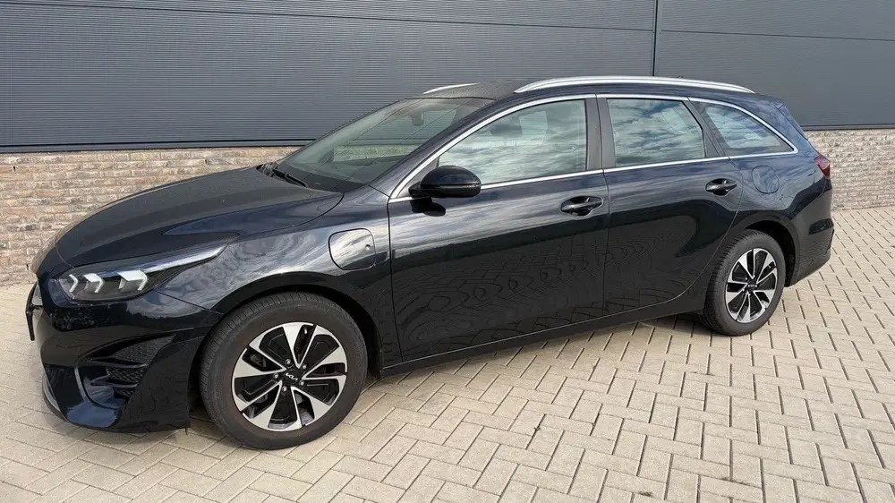 Kia Ceed 1.6 GDI PHEV DynamicLine Fabrieks-garan uit 2022
