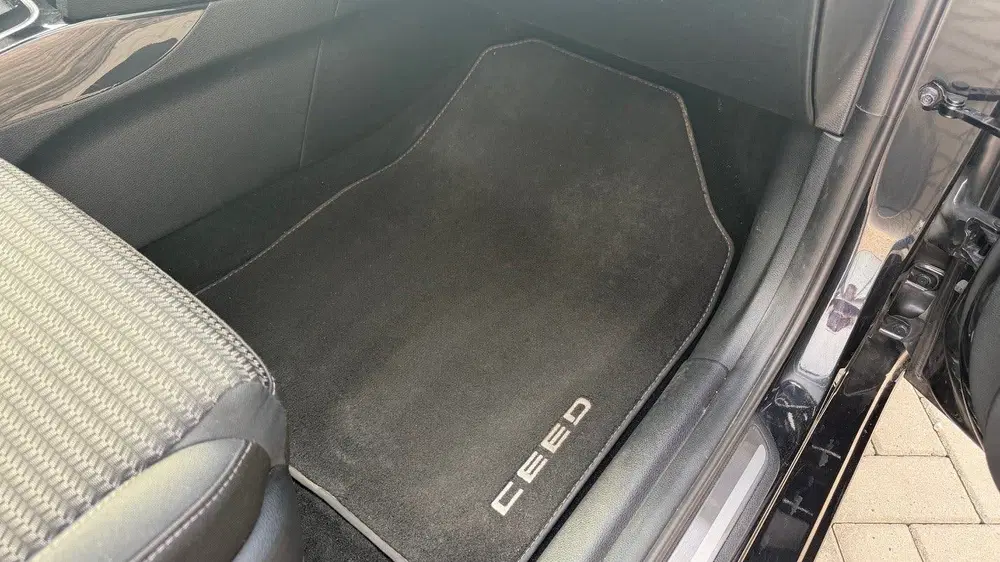 Kia Ceed 1.6 GDI PHEV DynamicLine Fabrieks-garan uit 2022, foto 10
