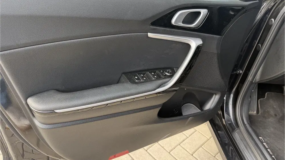 Kia Ceed 1.6 GDI PHEV DynamicLine Fabrieks-garan uit 2022, foto 6