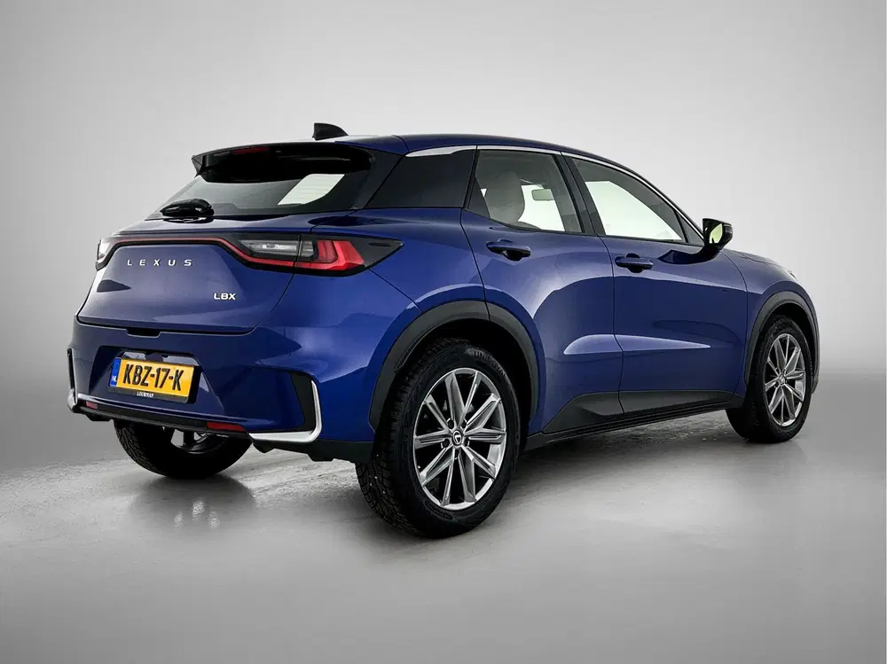 Lexus LBX Elegant uit 2024, foto 2
