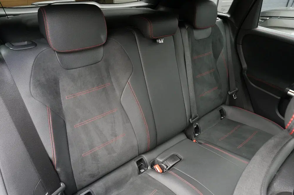 Mercedes-Benz B-Klasse 250 e Premium Plus AMG Sfeer uit 2021, foto 14