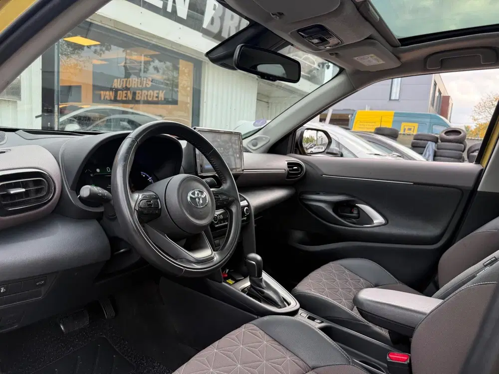 Toyota Yaris Cross 1.5 Hybrid Dynamic uit 2023, foto 12