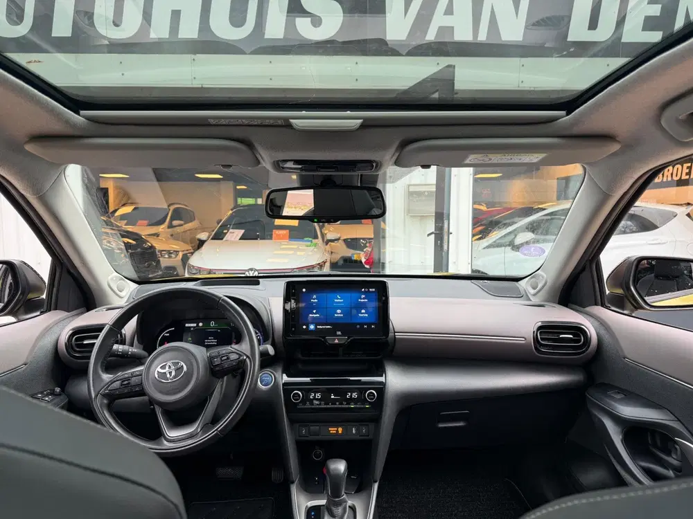Toyota Yaris Cross 1.5 Hybrid Dynamic uit 2023, foto 3