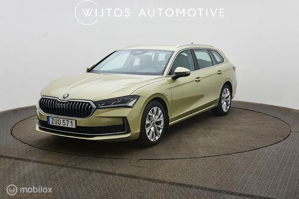 Skoda Superb 1.5 TSI PHEV Business Edition uit 2025