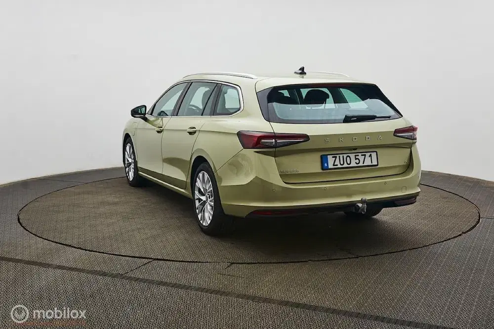 Skoda Superb 1.5 TSI PHEV Business Edition uit 2025, foto 3