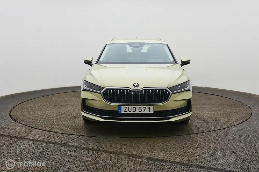 Skoda Superb 1.5 TSI PHEV Business Edition uit 2025, foto 4