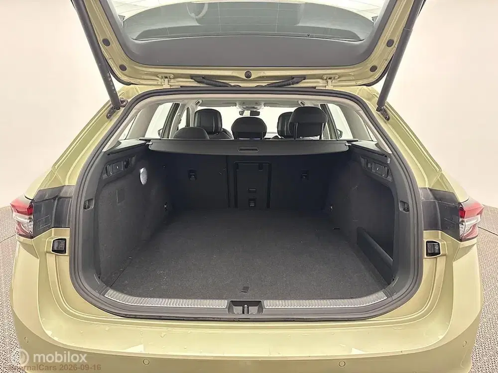 Skoda Superb 1.5 TSI PHEV Business Edition uit 2025, foto 8