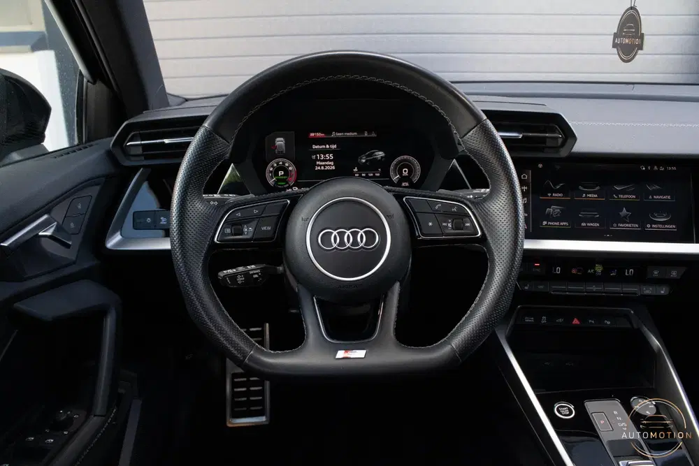 Audi A3 45 TFSIe Sline Competition PANO MATRIX MAX uit 2022, foto 13