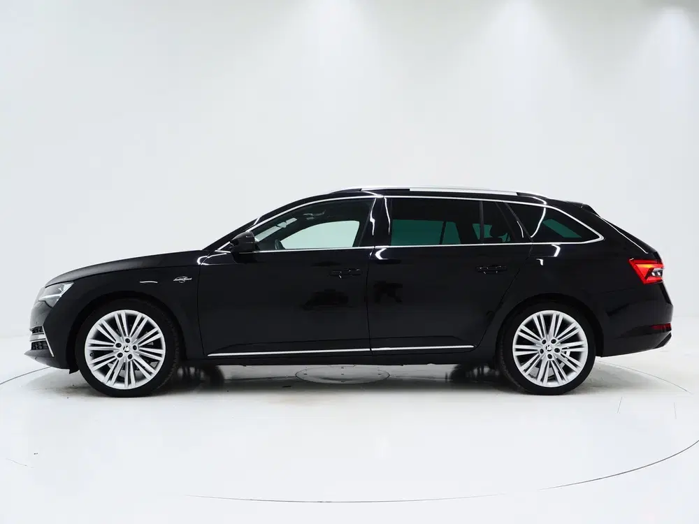 Skoda Superb 1.4 TSI iV Laurin & Klement uit 2023, foto 2