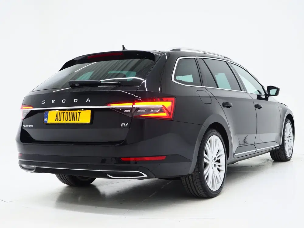 Skoda Superb 1.4 TSI iV Laurin & Klement uit 2023, foto 9