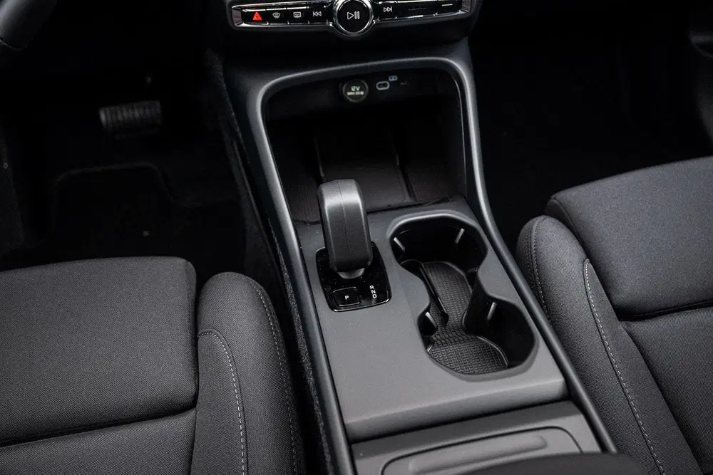 Volvo EX40 Single Motor Extended Range 82 kWh Plus Bl uit 2026, foto 13