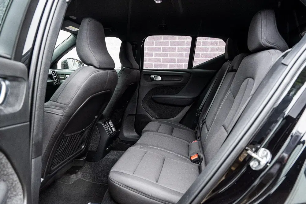 Volvo EX40 Single Motor Extended Range 82 kWh Plus Bl uit 2026, foto 9