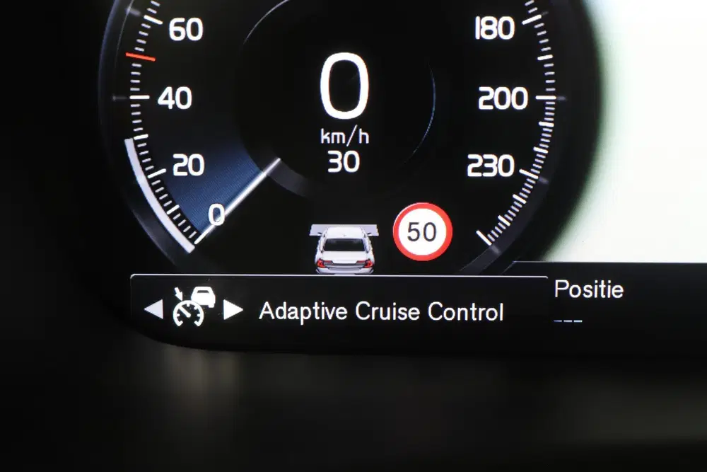Volvo S90 T8 R-Design uit 2021, foto 14