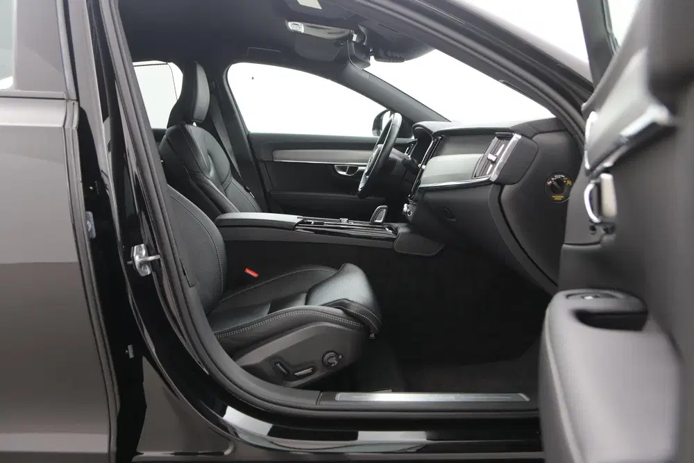 Volvo S90 T8 R-Design uit 2021, foto 5