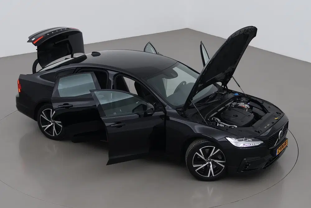 Volvo S90 T8 R-Design uit 2021, foto 6