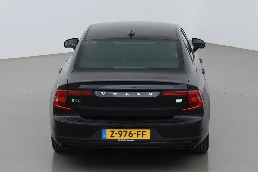 Volvo S90 T8 R-Design uit 2021, foto 9