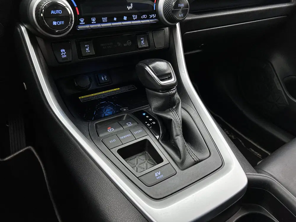Toyota RAV 4 2.5 Hybrid Bi-Tone Innovation Pack uit 2019, foto 14