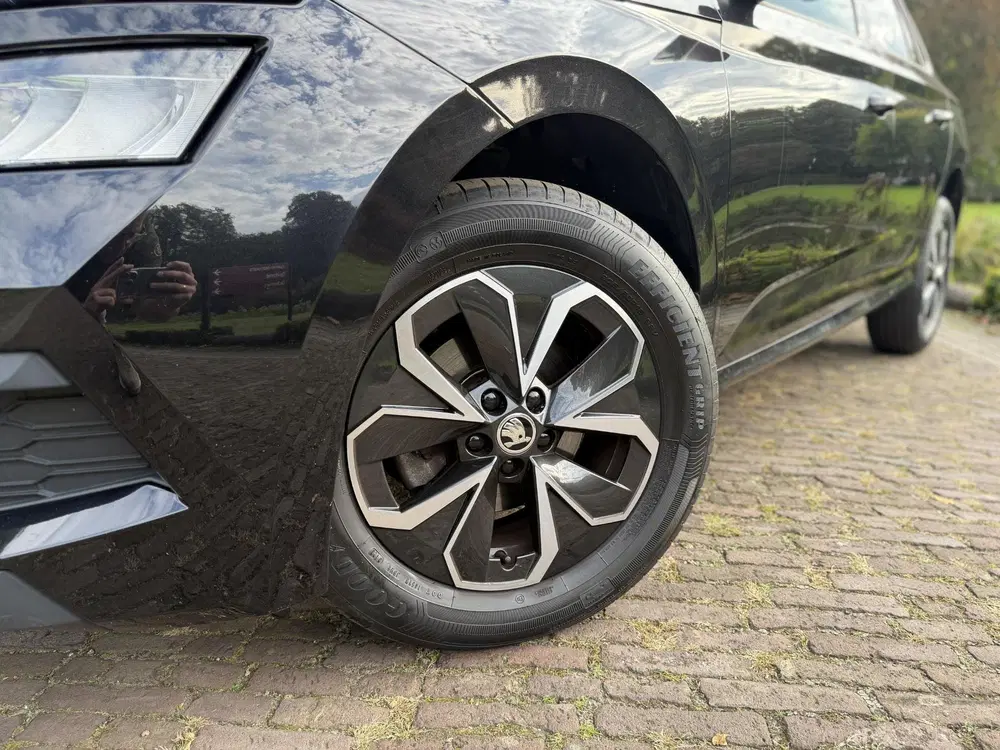 Skoda Kamiq 1.5 TSI ACT Sport Business uit 2023, foto 2