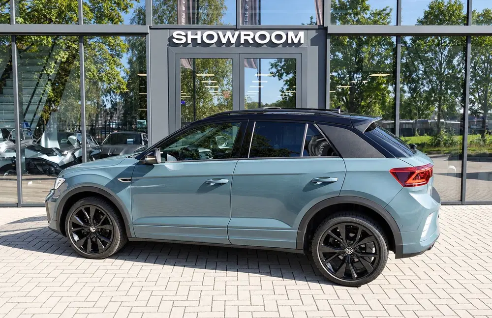 Volkswagen T-Roc 1.5 TSI R-Line PANO IQ.LIGHT ACC VOL uit 2022, foto 2