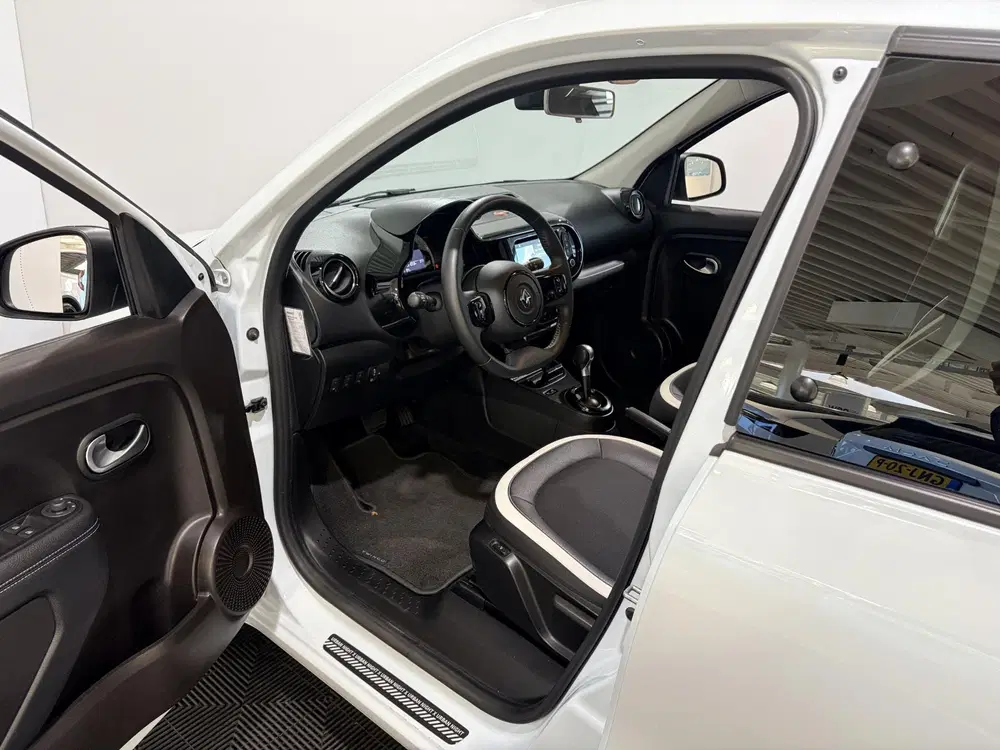 Renault Twingo . E-Tech Série Limitée Urban Night 22 kW uit 2023, foto 11