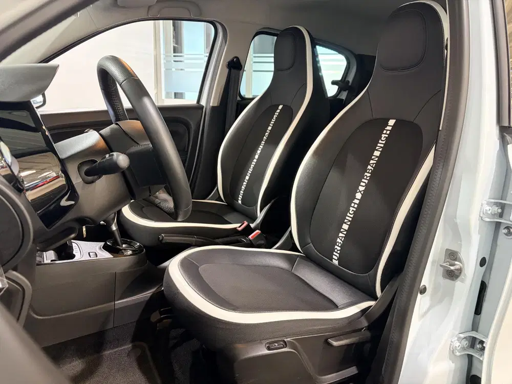 Renault Twingo . E-Tech Série Limitée Urban Night 22 kW uit 2023, foto 12
