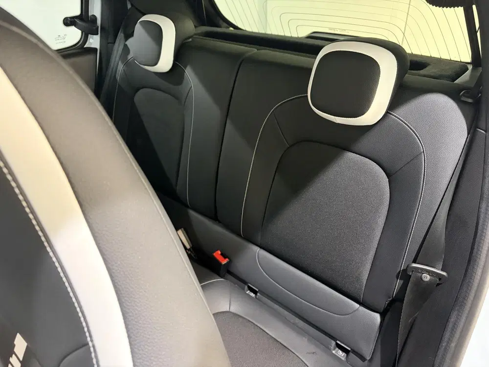 Renault Twingo . E-Tech Série Limitée Urban Night 22 kW uit 2023, foto 14