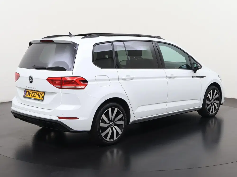 Volkswagen Touran 1.5 TSI R-Line Ext DSG uit 2023, foto 2