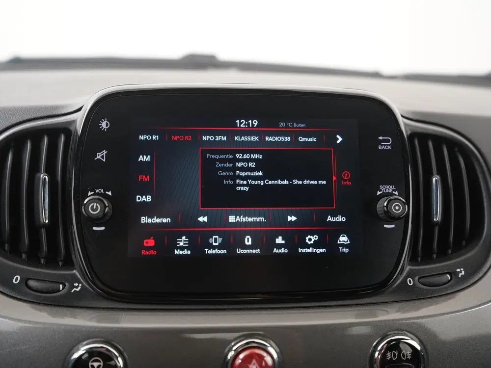 Fiat 500 1.0 Hybrid uit 2023, foto 12