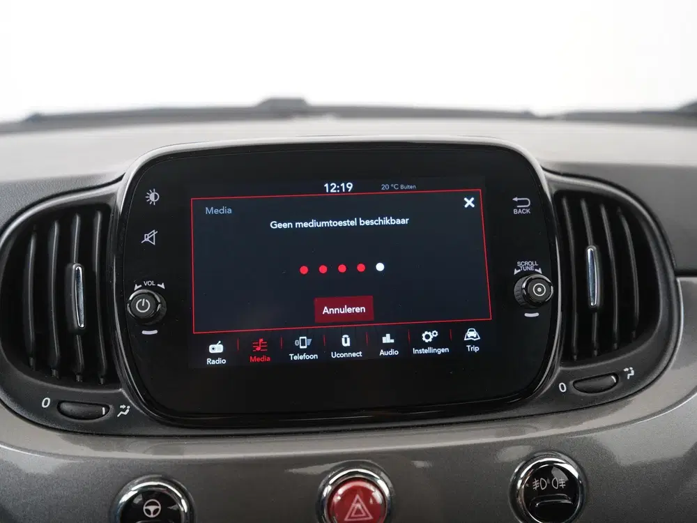 Fiat 500 1.0 Hybrid uit 2023, foto 13