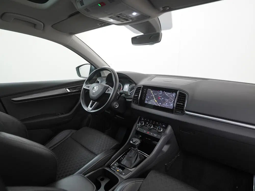Skoda Karoq 1.5 TSI ACT Style Business DSG uit 2019, foto 2
