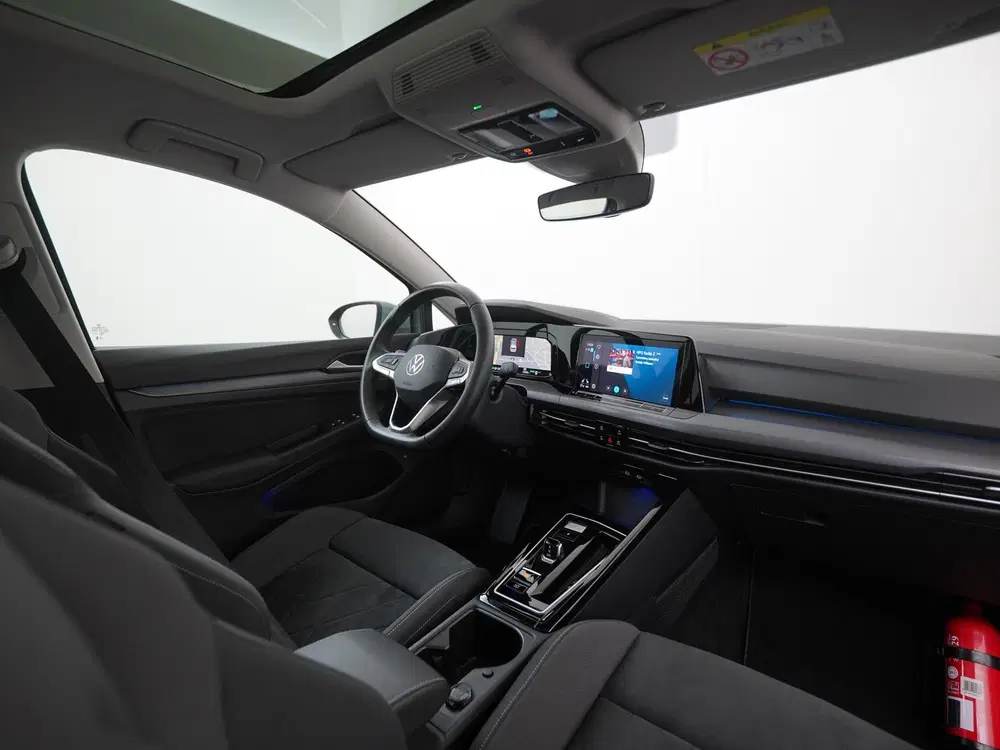 Volkswagen Golf 1.4 eHybrid Style uit 2024, foto 2