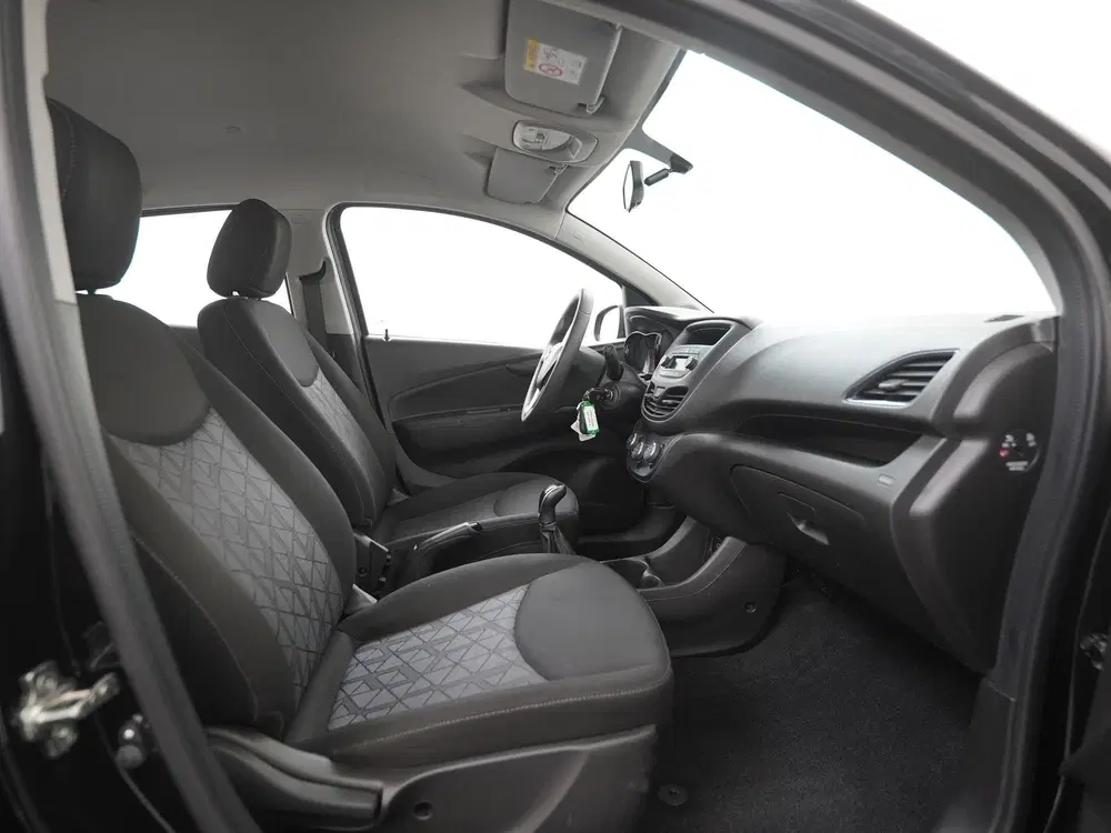 Opel Karl 1.0 ecoFLEX 120 Jaar Edition uit 2019, foto 3