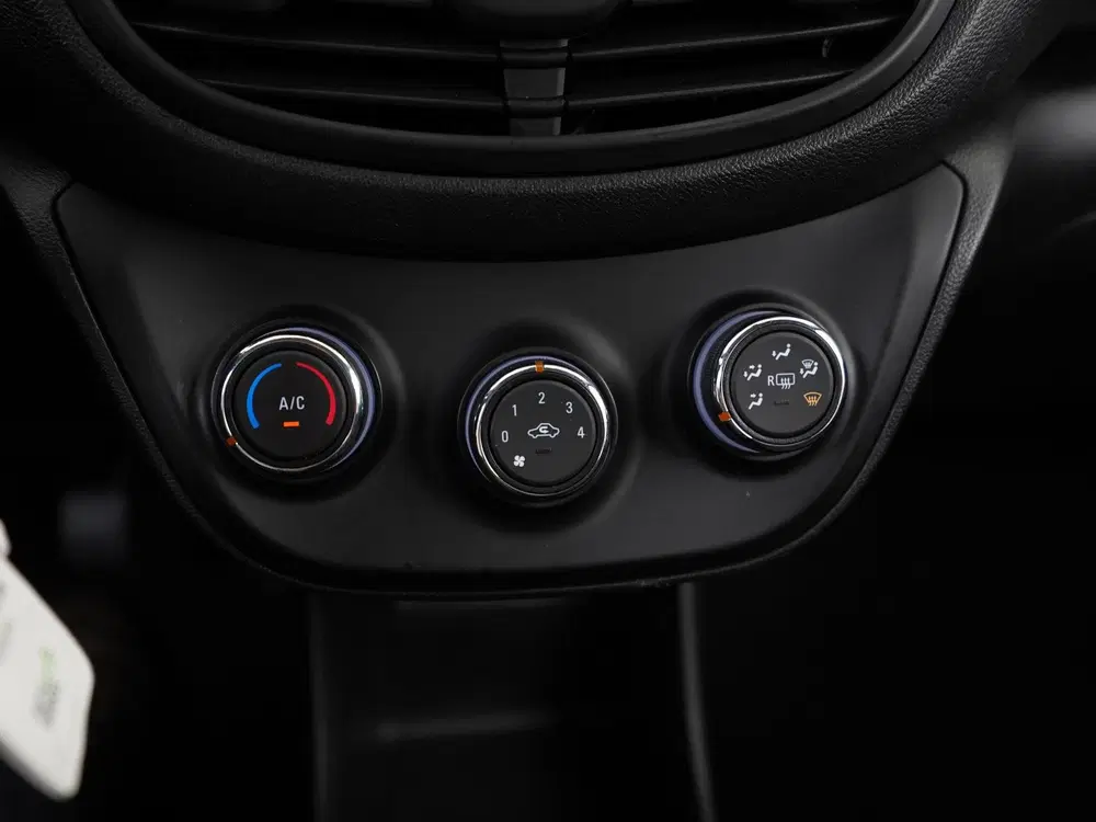 Opel Karl 1.0 ecoFLEX 120 Jaar Edition uit 2019, foto 11