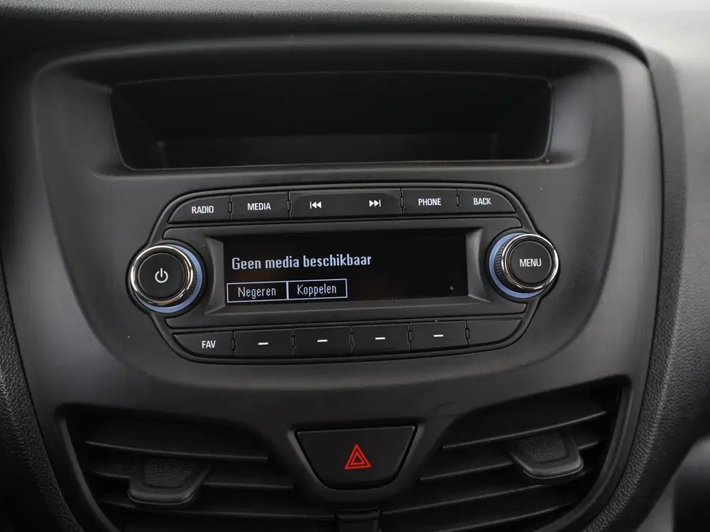Opel Karl 1.0 ecoFLEX 120 Jaar Edition uit 2019, foto 13