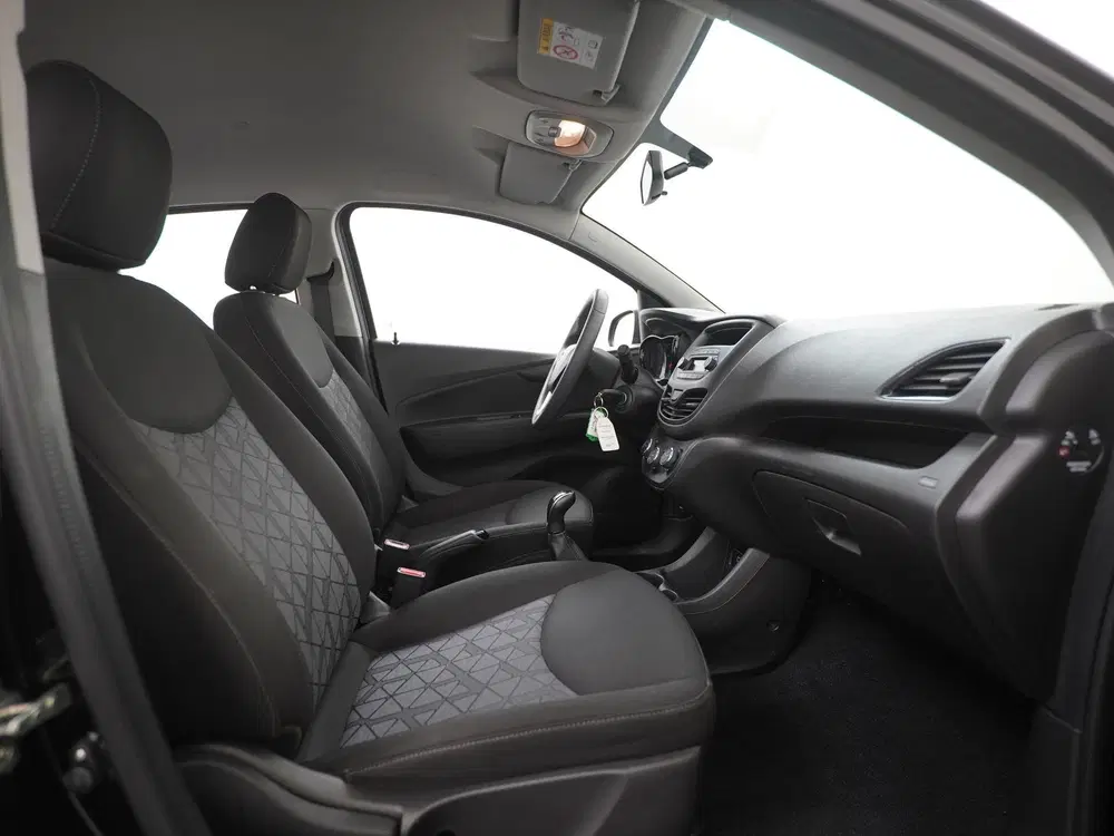 Opel Karl 1.0 ecoFLEX 120 Jaar Edition uit 2019, foto 3