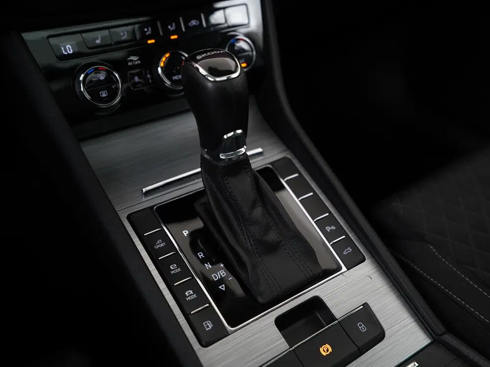 Skoda Superb 1.4 TSI iV Ambition uit 2022, foto 12