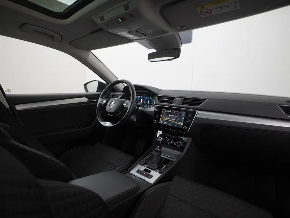 Skoda Superb 1.4 TSI iV Ambition uit 2022, foto 2