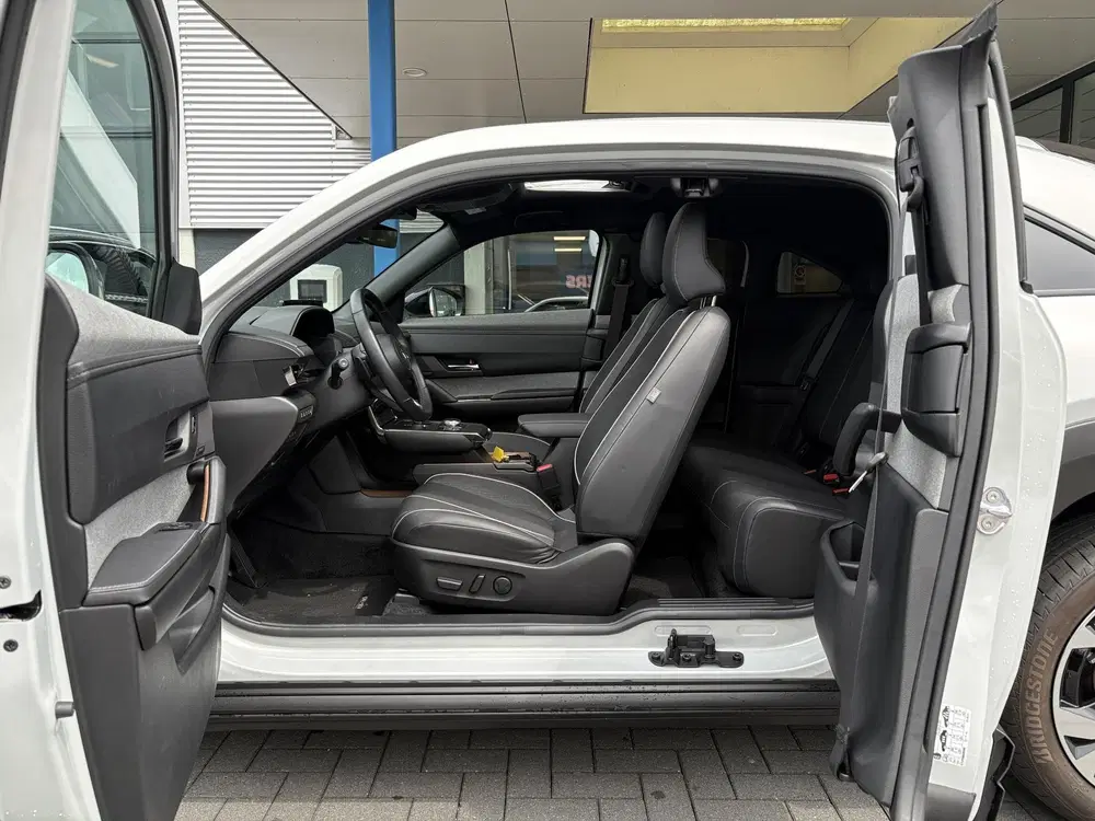 Mazda MX-30 e-SkyActiv R-EV 170 Makoto uit 2023, foto 14