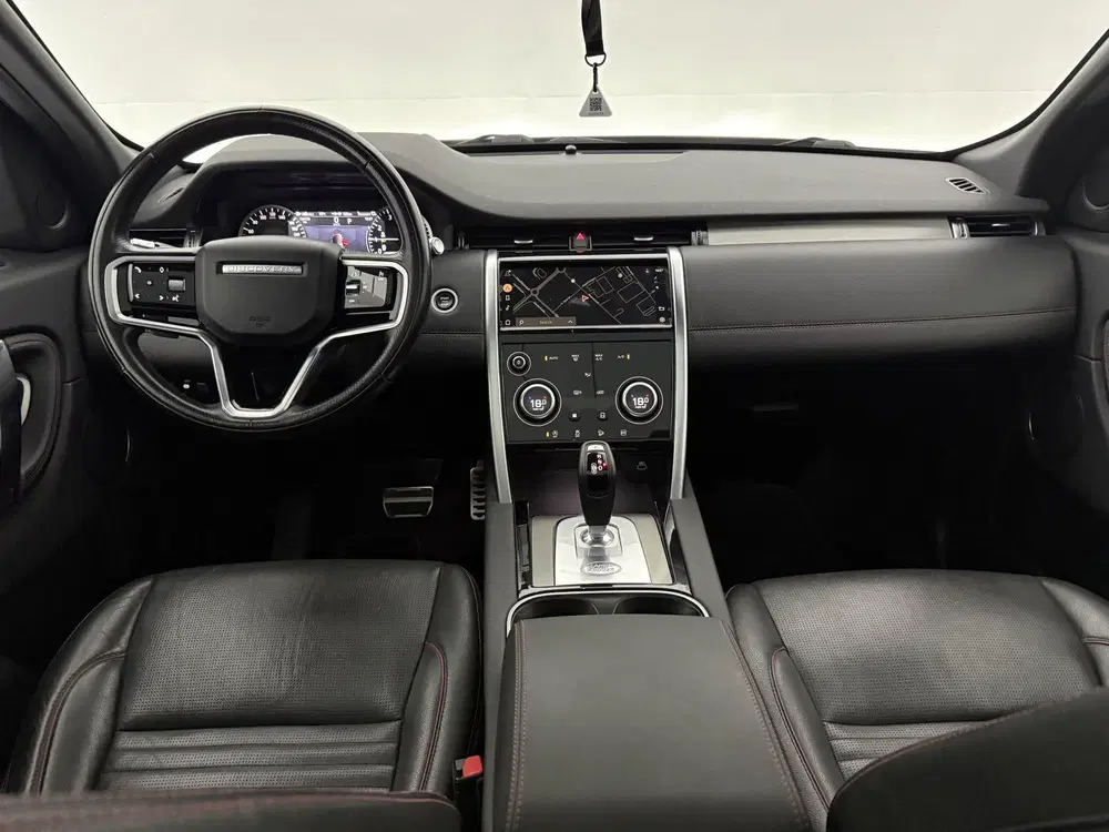 Land Rover Discovery Sport 1.5 P300e 4X4 R-Dynamic S Black E uit 2022, foto 2
